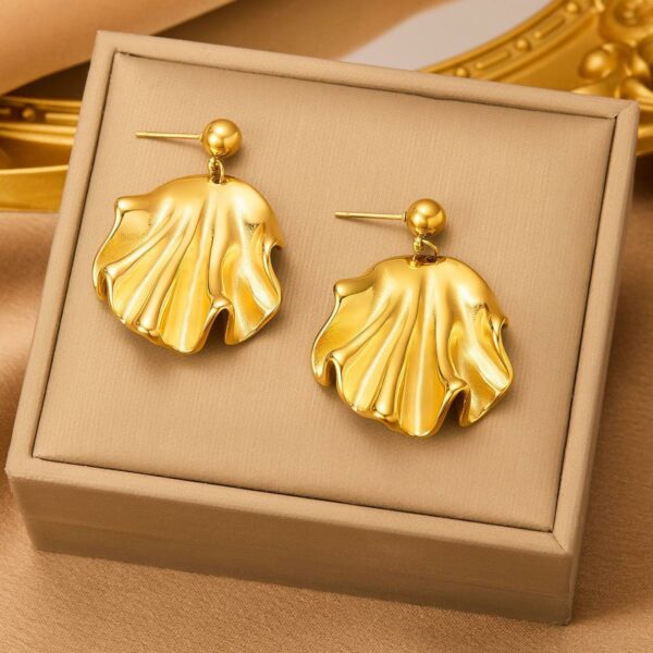 a792ccd6ea3b4540bd100358b8443d42tplv-t5fjg24jzw-origin-jpeg-2.jpeg Boucles d'oreilles LIVIA en acier inoxydable doré à la feuille de style unique et élégant pour femme