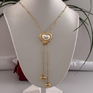 39807fb0a82b4aca900eb0276dae1e85tplv-t5fjg24jzw-origin-jpeg.jpeg Collier MAE en acier inoxydable plaqué Or