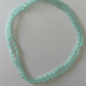 JADE: chaîne Perle Bleu jade