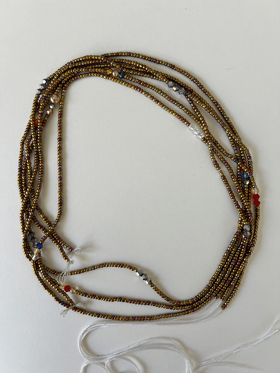 431b41_461236dc990e430296f0cb675da3e2d2~mv2 REINE: Lot de 3 perles jaune cuvré