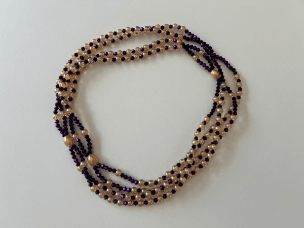 431b41_ce8550b6d0ed44ee8fe66caa94a0848f~mv2 GLORIA : baya cristal double violet-beige