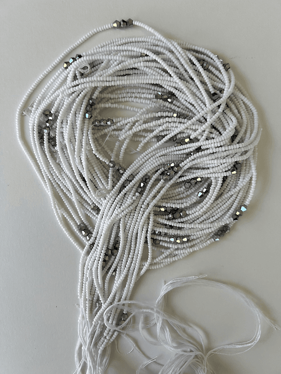 431b41_d8a3e2d0b6bf4881949ae511d69a1f6f~mv2 BLANCHE: baya Lot de 3 perles Blanc