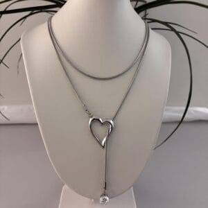 44b1703e16f54599b75c060ff40daaf5tplv-t5fjg24jzw-origin-jpeg.jpeg Collier LOUISA en acier inoxydable 316 plaqué Or