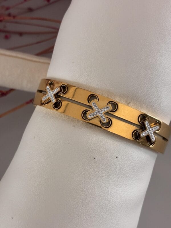 b3a2fdfc0aed4b7d982104852c67b3fatplv-t5fjg24jzw-origin-jpeg.jpeg Bracelet CHRISTINA en Acier Inoxydable 304 Plaqué Or