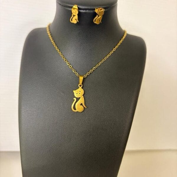 d6fd759dee4e452ab055a9b1bc6132f7tplv-t5fjg24jzw-origin-jpeg.jpeg Parure CHENA en acier inoxydable 304 plaqué Or