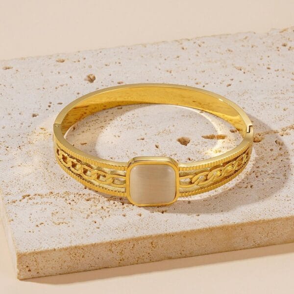 152f6692cd554c8783c36032801951e3tplv-t5fjg24jzw-origin-jpeg.jpeg Bracelet CLARA ROSE en acier inoxydable