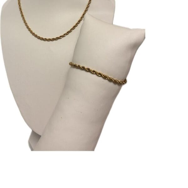 2b518b2083b64ad2a60e24c881108255tplv-t5fjg24jzw-origin-jpeg.jpeg Parure LENA TORSADÉE en acier inoxydable